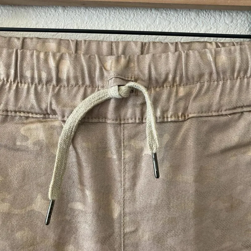 Bevy Flog Pants Size 25 Pull On Drawstring Camo Gold/Beige Shiny Metallic Chic - Picture 6 of 9